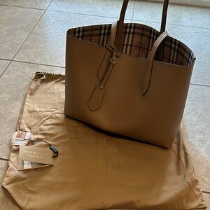 Burberry Mid Camel Reverse Tote